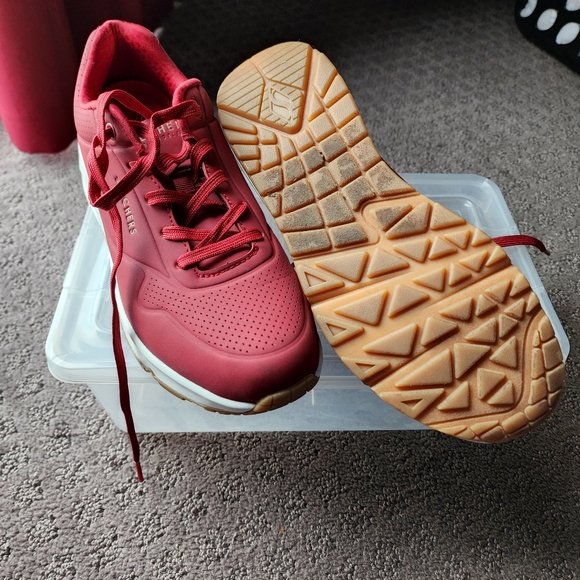 Shoes - Picture 2 of 3